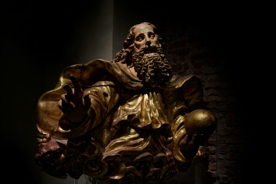 a bronze statue of a man, showing one use for this metal