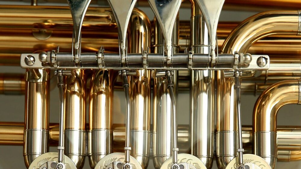 highly polished brass as an example vs. brushed